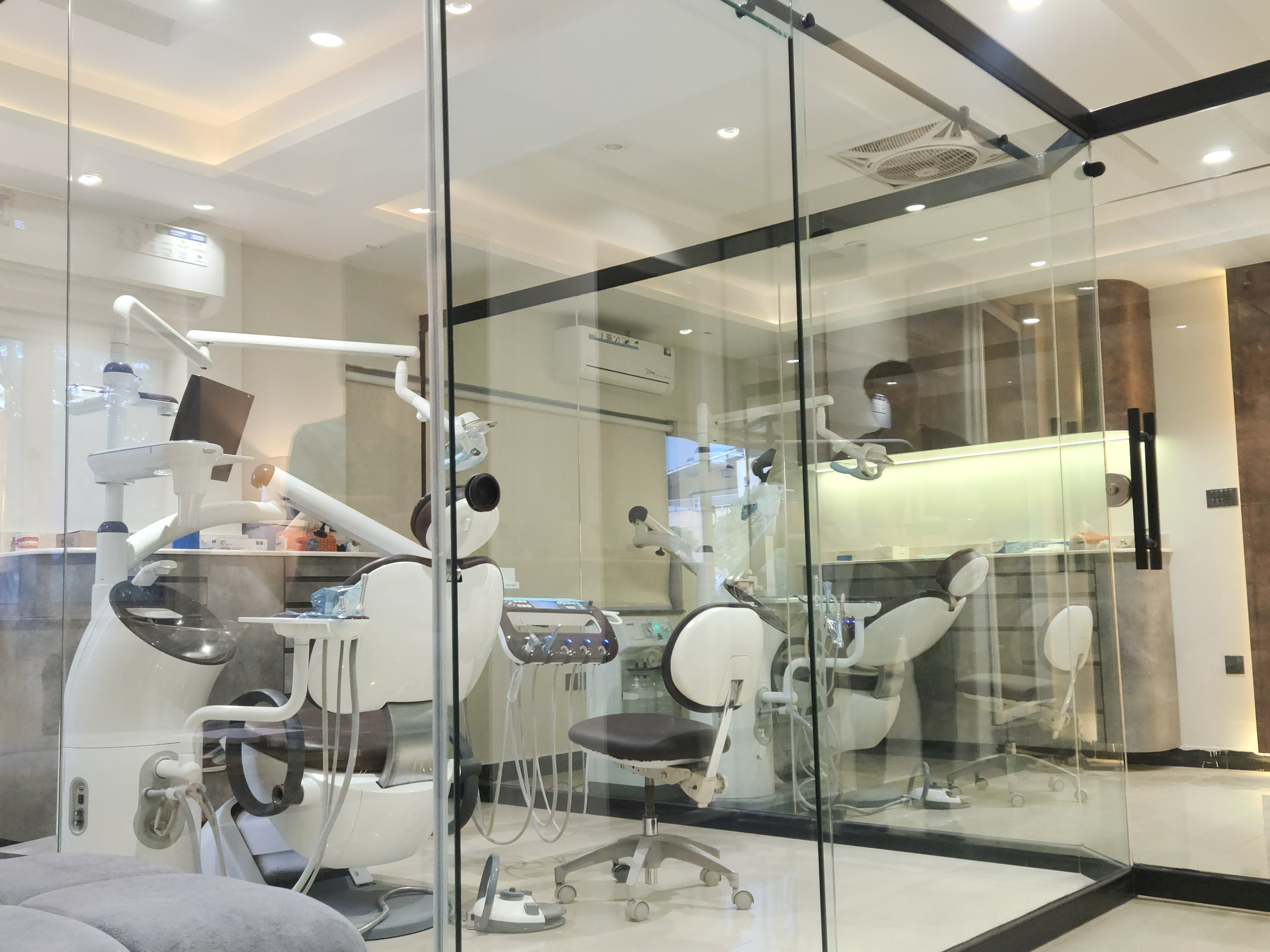 Invisible Clear Aligners & Digital Orthodontics